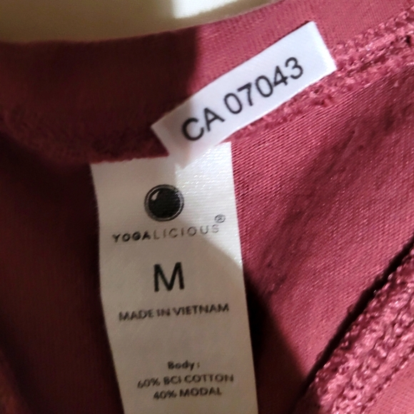 Yogalicious athletic tie tank top size medium - Picture 2 of 3